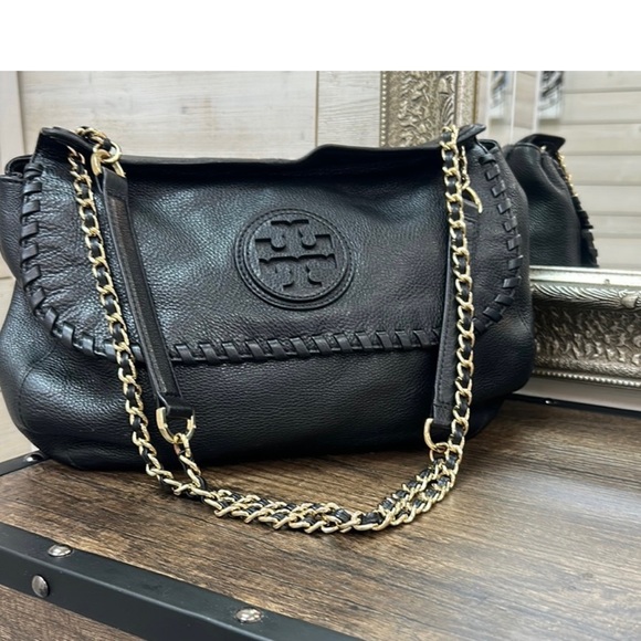 Tory Burch Handbags - Tory Burch black hand bag